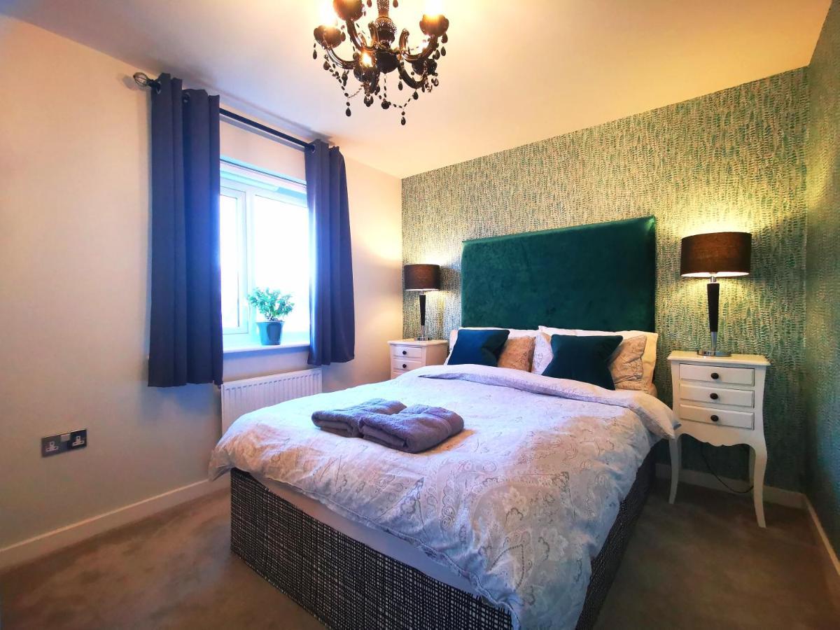 The Lawnswood - Central Manchester Holiday Home With Free Parking Екстериор снимка
