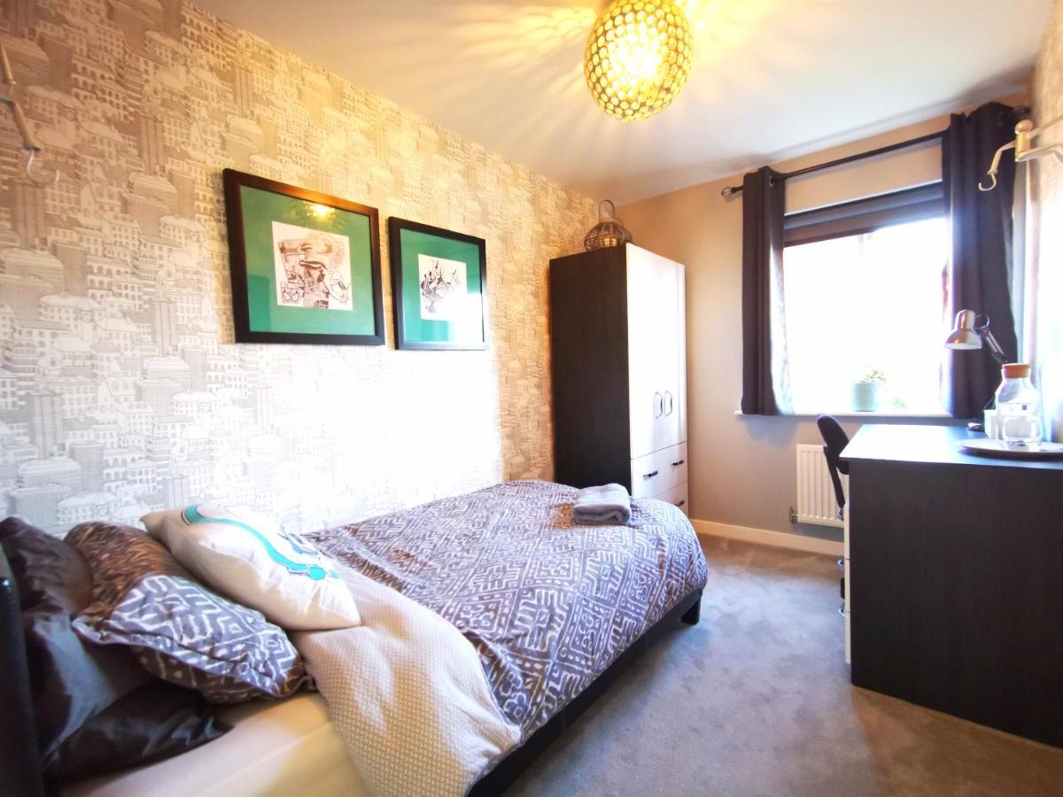 The Lawnswood - Central Manchester Holiday Home With Free Parking Екстериор снимка